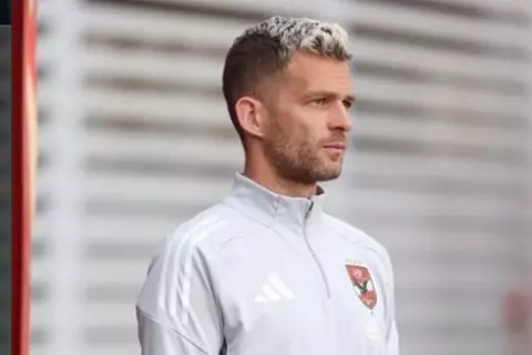 محلل أداء ولكن.. أزمة فنية في الأهلي واختيار توروب كلمة السر